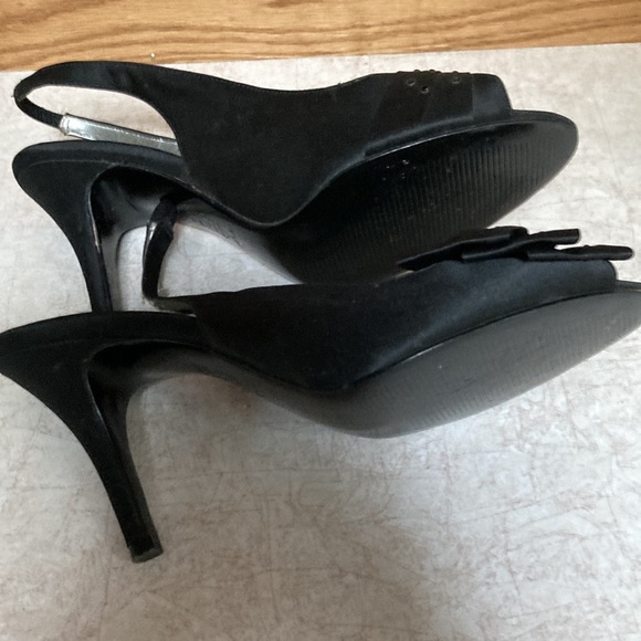 Classic black heels - Picture 3 of 4